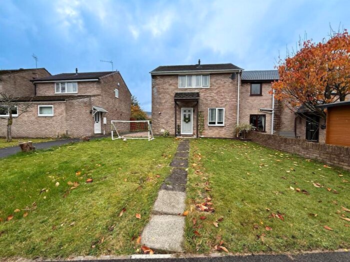 3 Bedroom Detached House For Sale In Meadow Close, Hirwaun, Aberdare, CF44