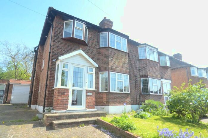 4 Bedroom Semi-Detached House To Rent In Lorne Gardens, Croydon, CR0