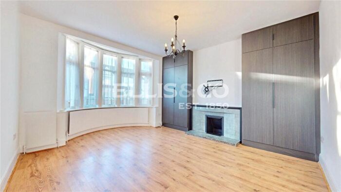 2 Bedroom Maisonette To Rent In Eagle Road, Wembley, HA0
