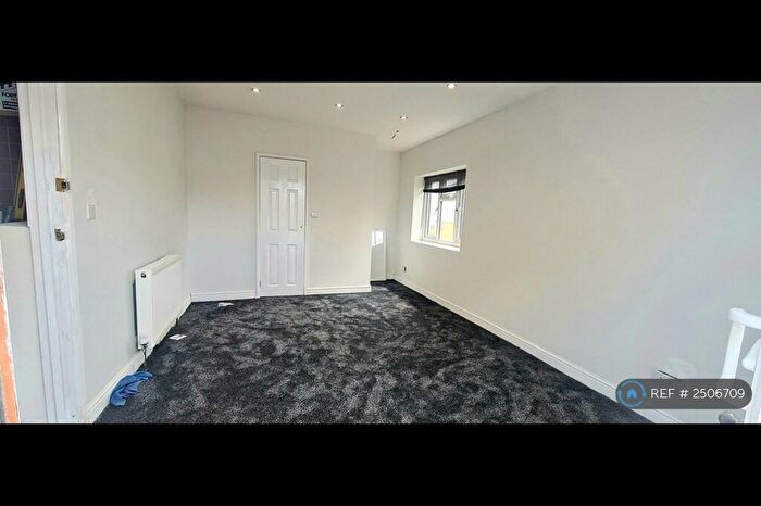 6 Bedroom Semi-Detached House To Rent In Liddell Road, Cowley, Oxford, OX4