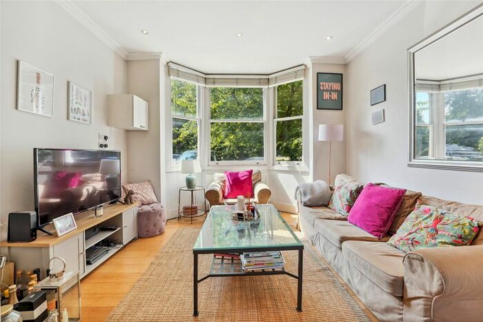 2 Bedroom Flat To Rent In Windmill Road, London, SW18