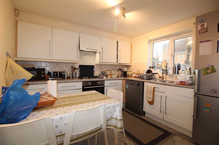 4 Bedroom Detached House For Sale In Morgan Close, Leagrave, Luton, LU4