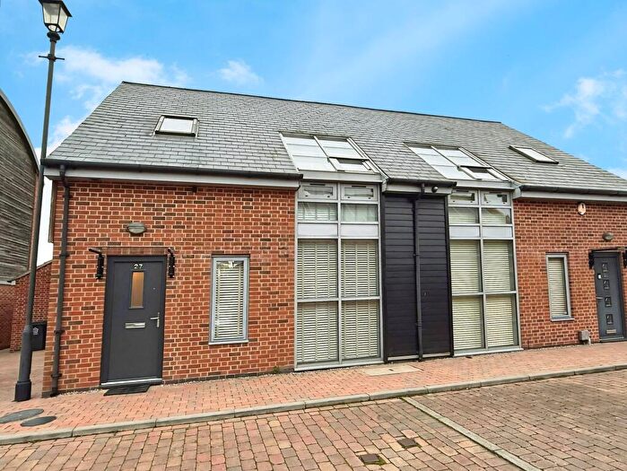 2 Bedroom Semi Detached House For Sale In Sangha Close, Leicester, LE3