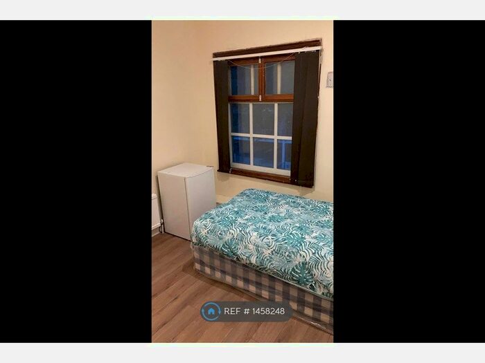 Studio To Rent In Mansfield Road, Nottingham, NG1