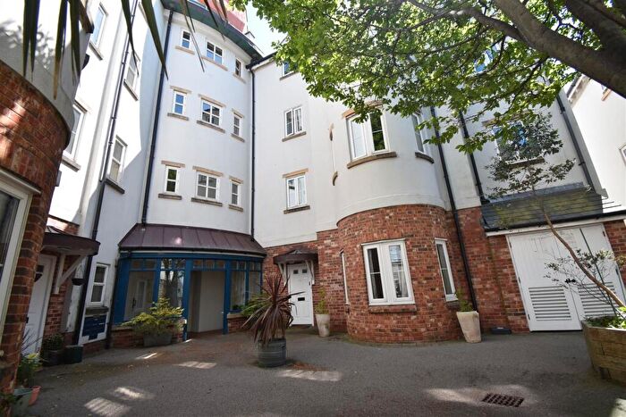 2 Bedroom Apartment For Sale In Eastcliff, Portishead, BS20