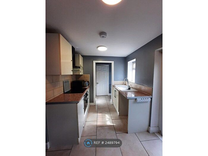 3 Bedroom Flat To Rent In Chivers Road, London, E4