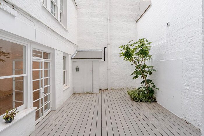2 Bedroom Flat To Rent In Bryanston Square, Marylebone, London, W1H