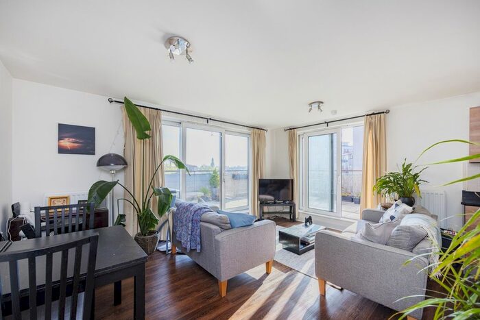 2 Bedroom Flat To Rent In Tarves Way, Greenwich, SE10