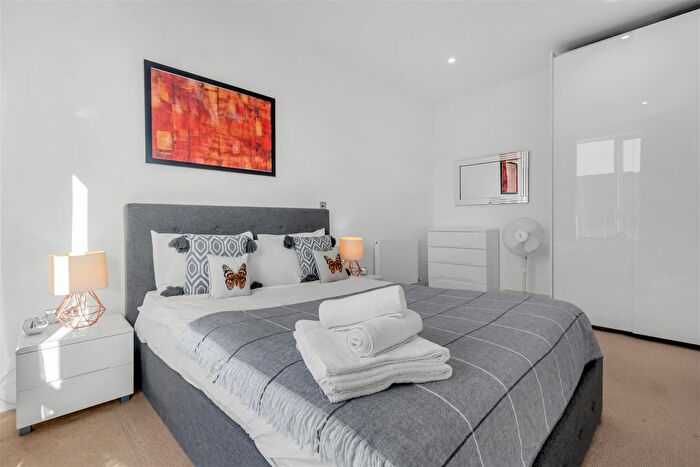 1 Bedroom Property To Rent In Lampton Road, Hounslow, TW3