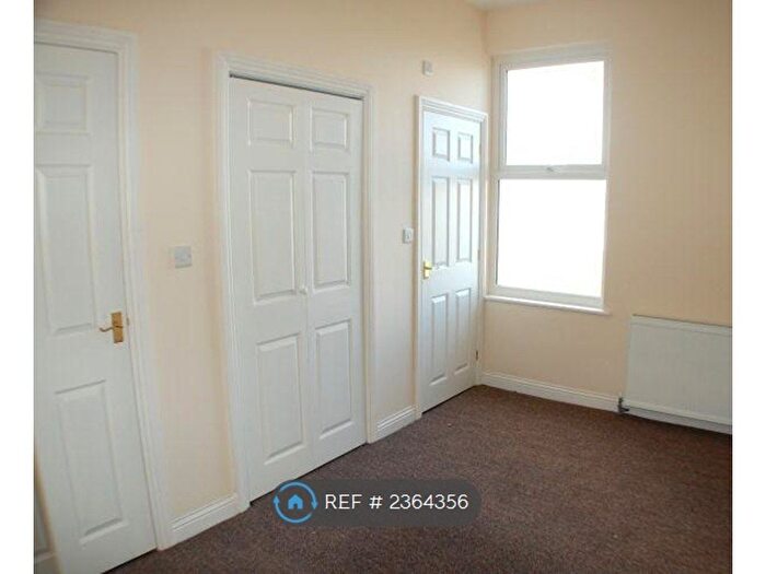 1 Bedroom Flat To Rent In Trafalgar Square, Scarborough, YO12