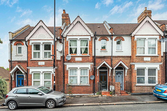 2 Bedroom Maisonette For Sale In Grange Road, London, SE25