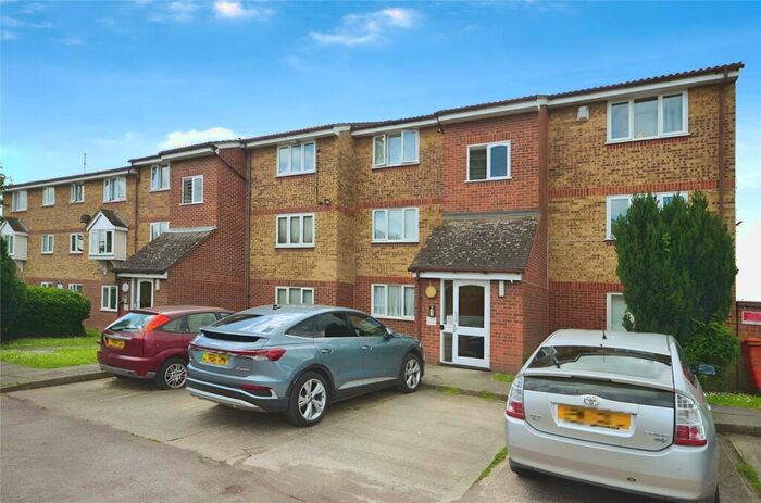 1 Bedroom Apartment To Rent In Leston Close, Rainham, Essex, RM13