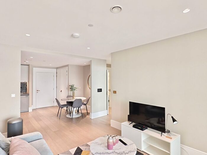 2 Bedroom Flat To Rent In Cutter Lane, London, SE10