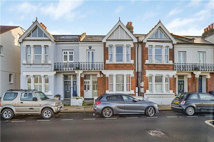 2 Bedroom Flat To Rent In Lonsdale Road, Barnes, London, SW13