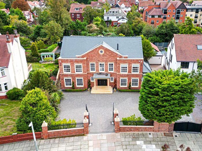 5 Bedroom Villa To Rent In Golf Open - Brocklebank Road, Hesketh Park – Sleeps With Bar, Cinema, Gym & Hot Tub, PR9