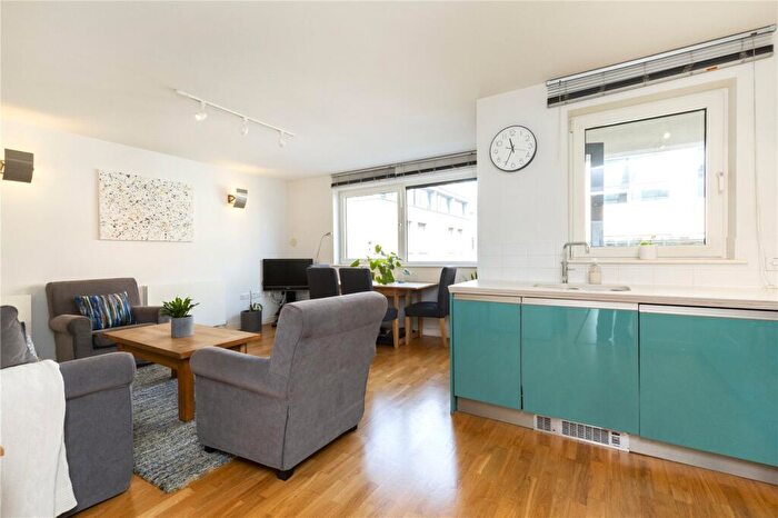 2 Bedroom Apartment To Rent In Joiners Yard, London, N1