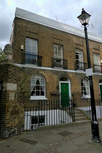 2 Bedroom End Of Terrace House To Rent In St Alfege Passage, Greenwich, SE10