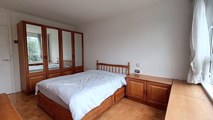 2 Bedroom Flat To Rent In Camdenhurst Street, London, E14