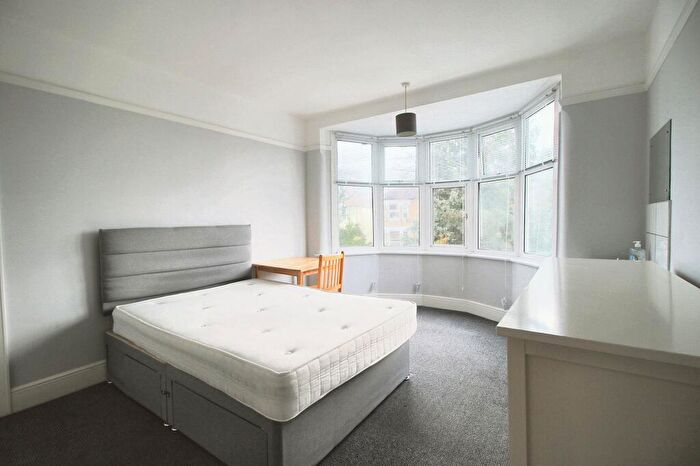 1 Bedroom Property To Rent In Brentwood Road, Romford, RM1