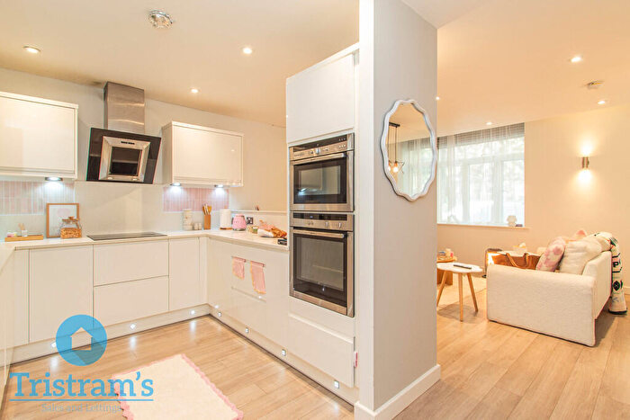 2 Bedroom Flat To Rent In Castle Point, Nottingham, NG7