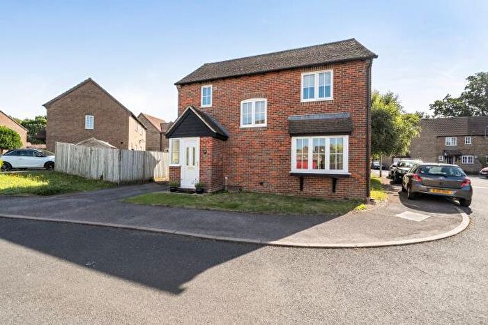3 Bedroom Detached House For Sale In Tamarisk Court, Thatcham, RG18