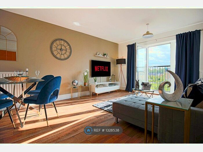 2 Bedroom Flat To Rent In Redhouse Park, Milton Keynes MK14