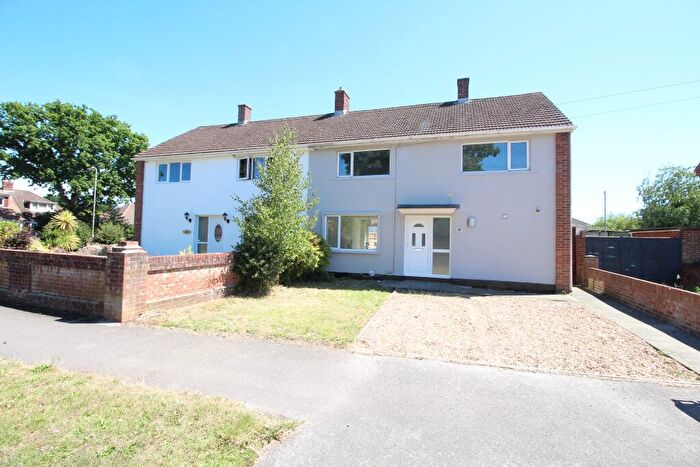 4 Bedroom Semi Detached House To Rent In Thorni Avenue, Fareham, PO15