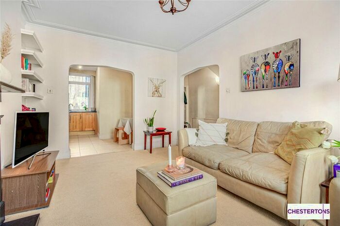 2 Bedroom Flat To Rent In Mirabel Road, Fulham, SW6