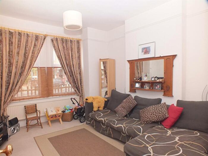 2 Bedroom Flat To Rent In Ancona Road, Kensal Green, NW10