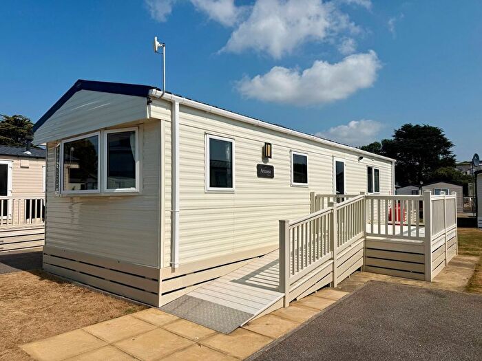 2 Bedroom Park Home For Sale In Par, PL24