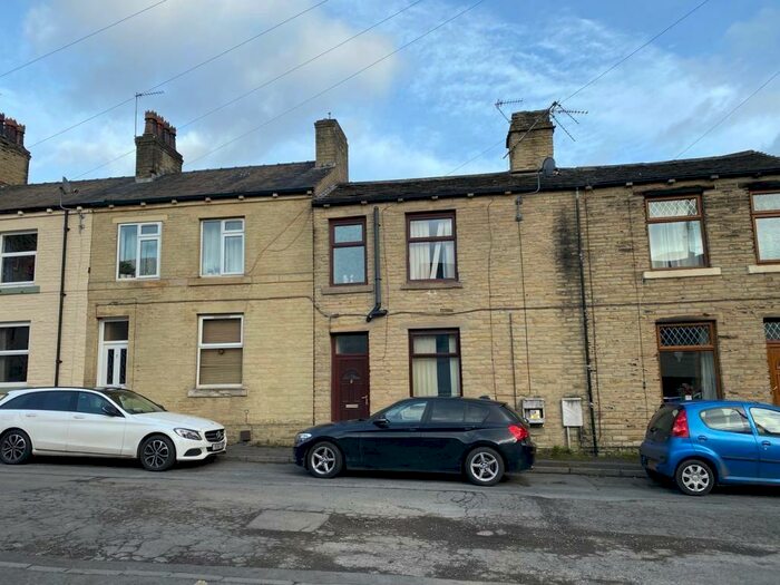 Houses for sale & to rent in BD19 3DY, Grange Road, Cleckheaton Cleckheaton