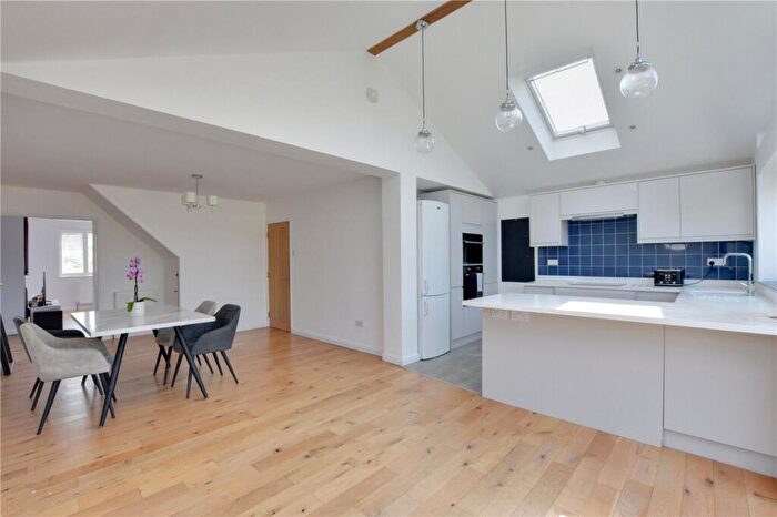 4 Bedroom Semi-Detached House For Sale In Pragnell Road, Grove Park, London, SE12