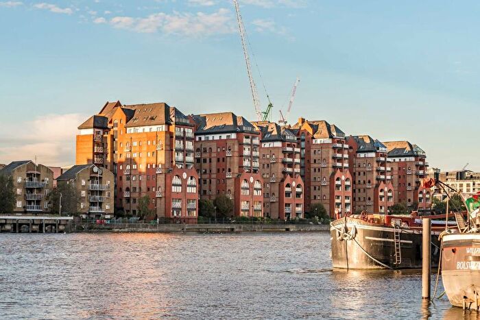 2 Bedroom Flat To Rent In William Morris Way, Fulham, SW6