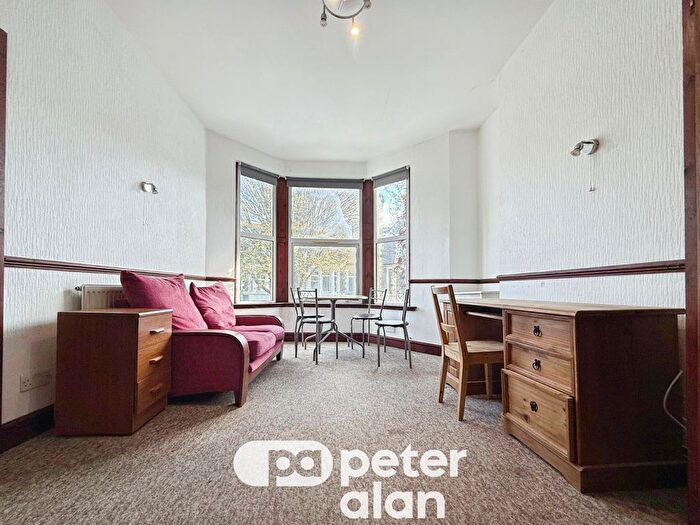 1 Bedroom Flat To Rent In Connaught Road, Cardiff, CF24