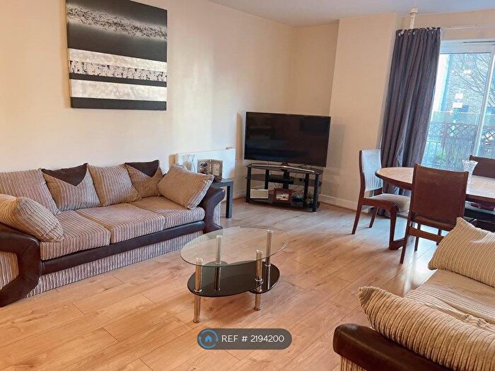 3 Bedroom Flat To Rent In Cherrywood Lodge, London, SE13