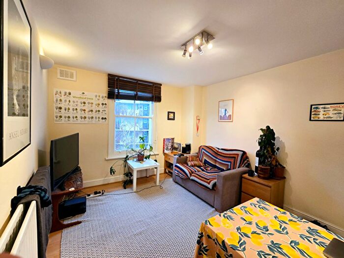 1 Bedroom Flat To Rent In Dorset Road, Vauxhall, SW8