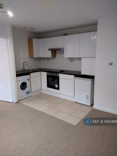 1 Bedroom Flat To Rent In Brittain Court, Sandhurst, GU47