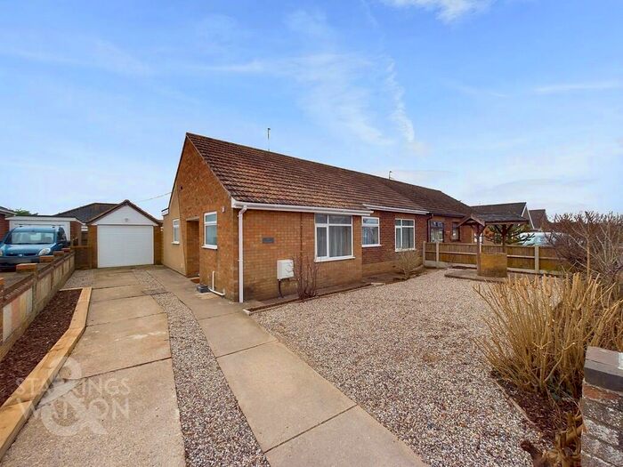 3 Bedroom Semi-Detached Bungalow To Rent In Linden Tree Gardens, Bradwell, Great Yarmouth, NR31
