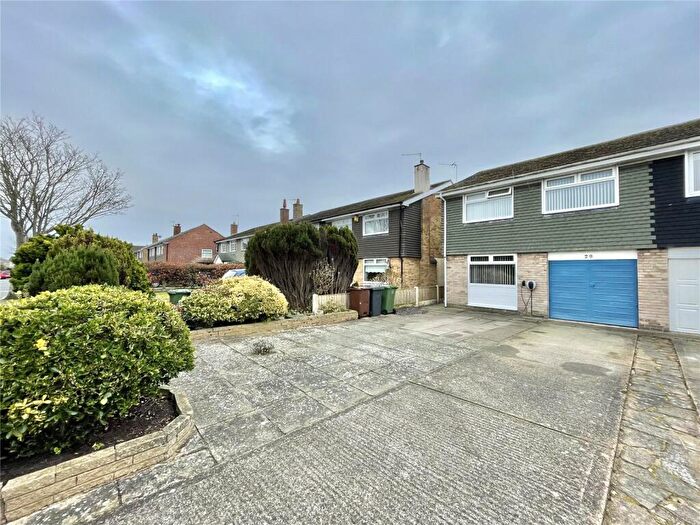 3 Bedroom Semi-Detached House To Rent In Easedale Drive, Southport, Merseyside, PR8