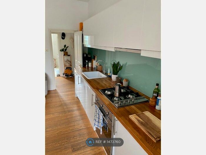 2 Bedroom Flat To Rent In Beresford Road, London, N5