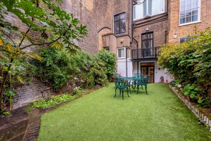 3 Bedroom Flat To Rent In Elgin Crescent, London, W11