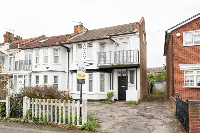 2 Bedroom End Of Terrace House For Sale In Nelson Road, Highams Park, E4