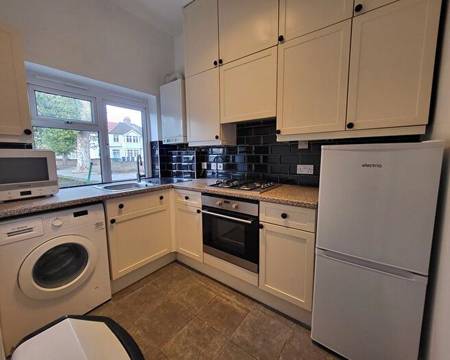 2 Bedroom Flat To Rent In Hayden House, Uxbridge Road, Hanwell, W7
