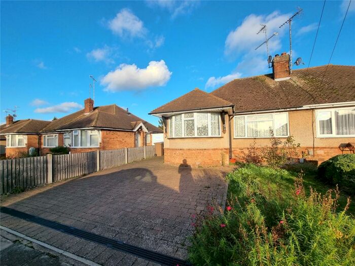 2 Bedroom Bungalow To Rent In Byron Road, Luton, LU4