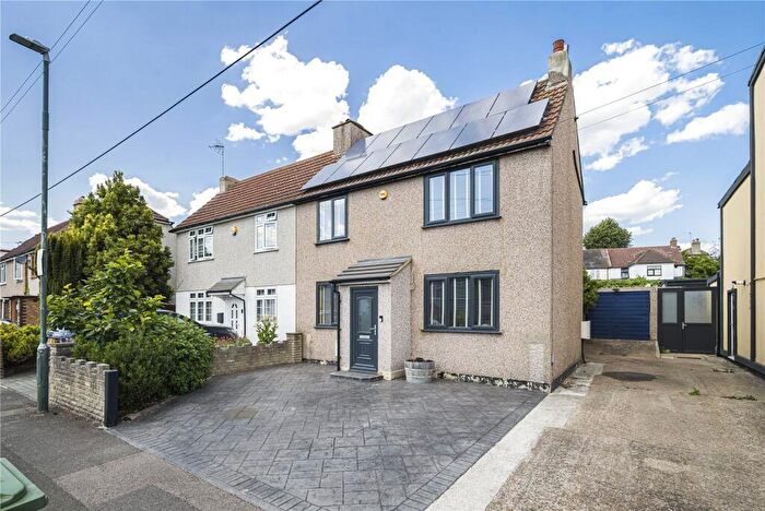 3 Bedroom Semi-Detached House For Sale In Barnes Cray Road, Crayford, Kent, DA1