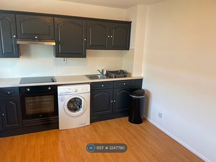 3 Bedroom Flat To Rent In Rousay Terrace, Aberdeen, AB15