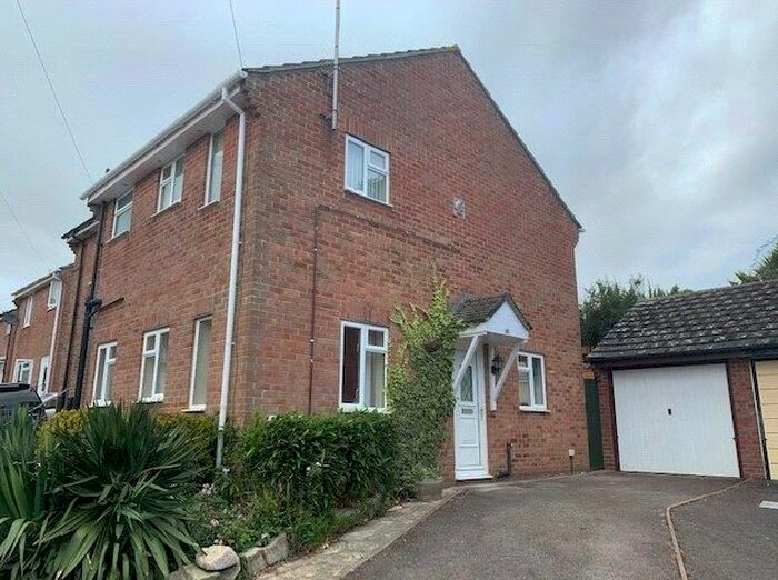 3 Bedroom Property To Rent In Mead Fields, Bridport, DT6