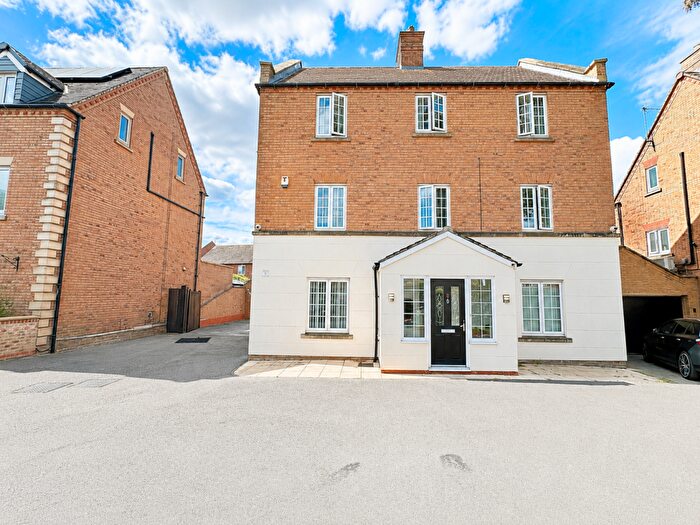 6 Bedroom Detached House For Sale In The Firs, Wigston, LE18