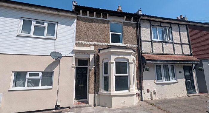 3 Bedroom Semi Detached House To Rent In Bevis Road, Portsmouth, PO2