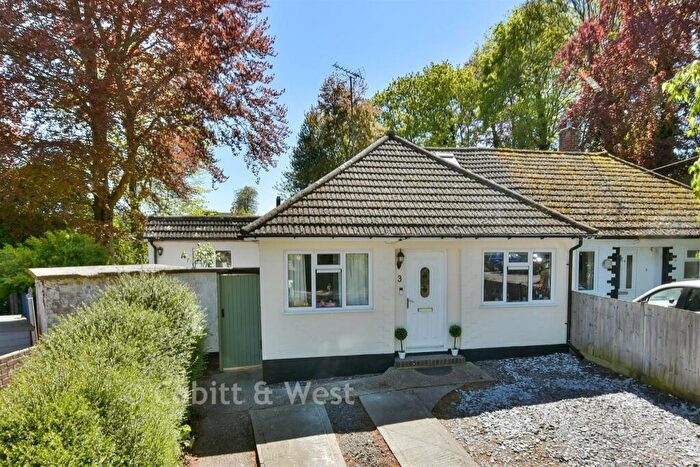 3 Bedroom Chalet For Sale In Styles End, Bookham, Surrey, KT23